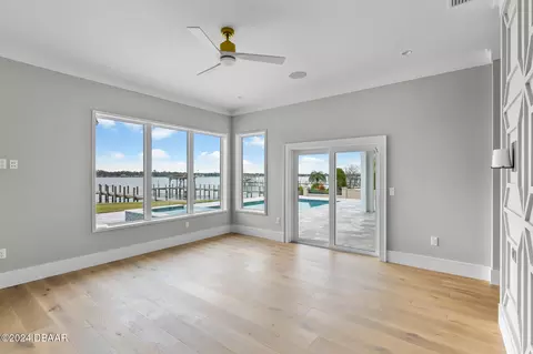 Living - 518 Riverside Dr, Ormond Beach, FL 32176 photo 11 of 13
