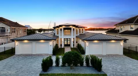 518 Riverside Dr, Ormond Beach, FL 32176