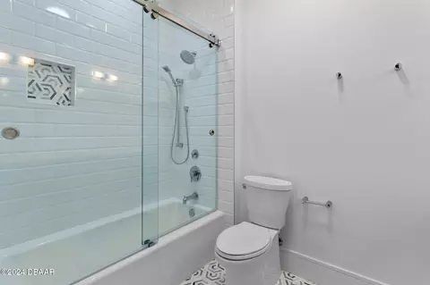 Bath - 518 Riverside Dr, Ormond Beach, FL 32176 photo 11 of 19