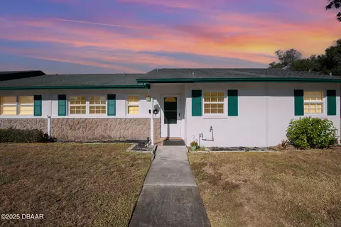 225 N Hill Ave #60, Deland, FL 32724