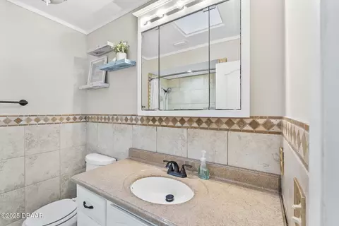 Bath - 45 Ocean Crest Dr, Ormond Beach, FL 32176 photo 1 of 4