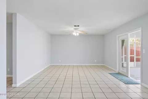 Living - 45 Ocean Crest Dr, Ormond Beach, FL 32176 photo 4 of 4