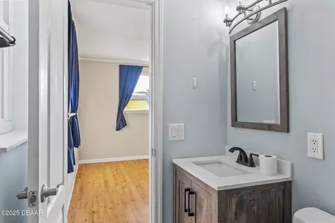 Bath - 45 Ocean Crest Dr, Ormond Beach, FL 32176 photo 4 of 4