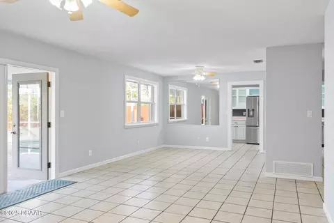 Living - 45 Ocean Crest Dr, Ormond Beach, FL 32176 photo 2 of 4