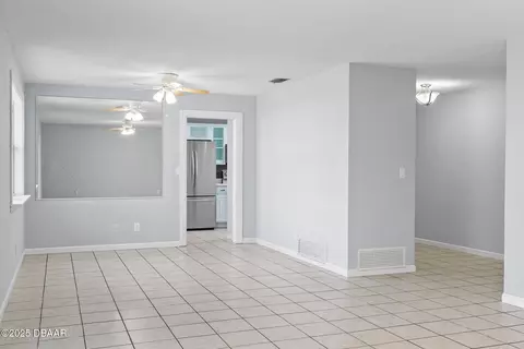 Living - 45 Ocean Crest Dr, Ormond Beach, FL 32176 photo 1 of 4