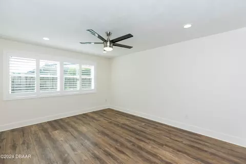 Living - 533 N Halifax Dr, Ormond Beach, FL 32176 photo 7 of 8