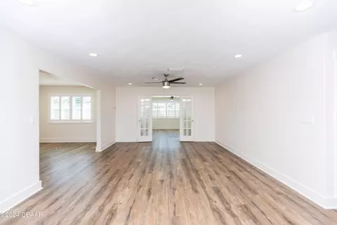Living - 533 N Halifax Dr, Ormond Beach, FL 32176 photo 2 of 8