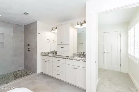Bath - 533 N Halifax Dr, Ormond Beach, FL 32176 photo 4 of 7