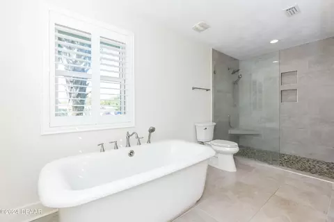 Bath - 533 N Halifax Dr, Ormond Beach, FL 32176 photo 3 of 7
