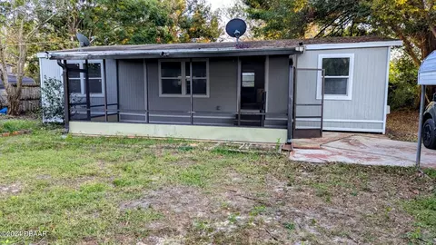 372 Oak Dr, Deland, FL 32724