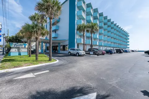 313 S Atlantic Ave, Daytona Beach, FL 32118