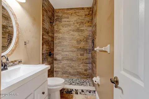 Bath - 406 Central Mariners Dr, Edgewater, FL 32141 photo 3 of 3