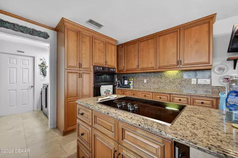 Kitchen - 482 Riverside Dr, Ormond Beach, FL 32176 photo 4 of 4