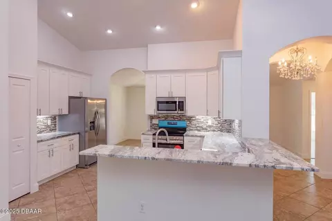 Kitchen - 304 Chesham St, Ormond Beach, FL 32174 photo 1 of 3
