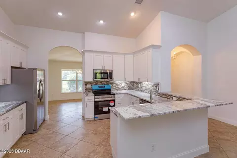 Kitchen - 304 Chesham St, Ormond Beach, FL 32174 photo 2 of 3