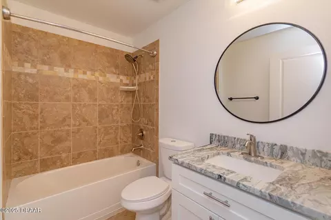 Bath - 304 Chesham St, Ormond Beach, FL 32174 photo 4 of 4