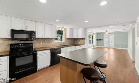 Kitchen - 60 Hidden Hills Dr, Ormond Beach, FL 32174 photo 4 of 5