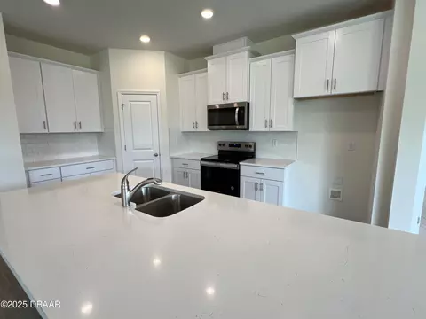 Kitchen - 3225 Arch Ave, Ormond Beach, FL 32174 photo 1 of 3
