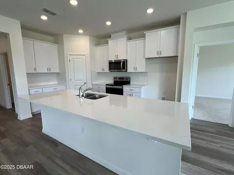 Kitchen - 3225 Arch Ave, Ormond Beach, FL 32174 photo 2 of 3