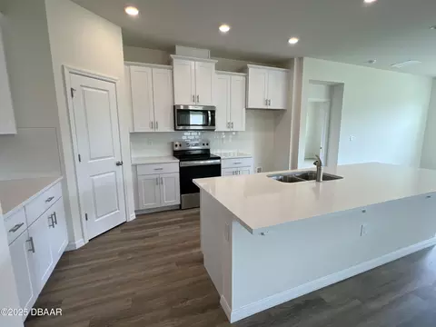 Kitchen - 3225 Arch Ave, Ormond Beach, FL 32174 photo 3 of 3
