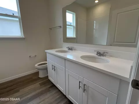 Bath - 3225 Arch Ave, Ormond Beach, FL 32174 photo 3 of 6