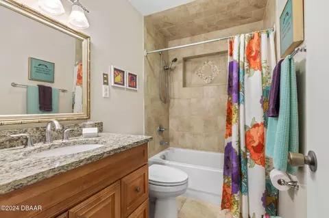 Bath - 1069 Indigo Rd, Ormond Beach, FL 32174 photo 2 of 4