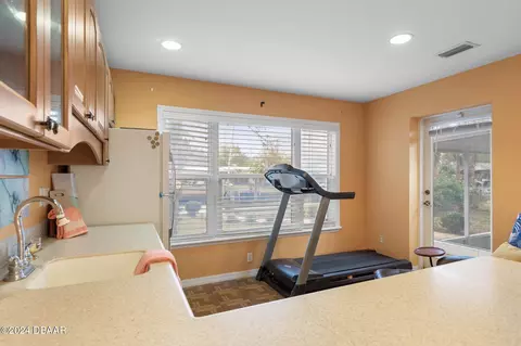 Kitchen - 1069 Indigo Rd, Ormond Beach, FL 32174 photo 8 of 8