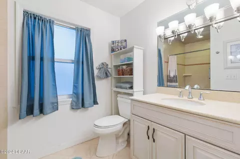 Bath - 1069 Indigo Rd, Ormond Beach, FL 32174 photo 3 of 4