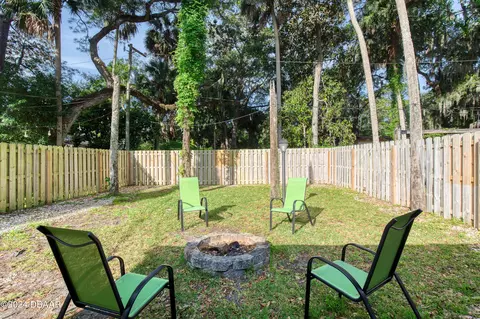 Exterior - 10 Park Pl, Ormond Beach, FL 32174 photo 4 of 30