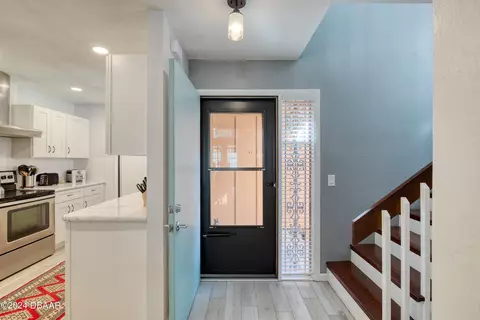 Entry Way - 10 Park Pl, Ormond Beach, FL 32174 photo 1 of 5