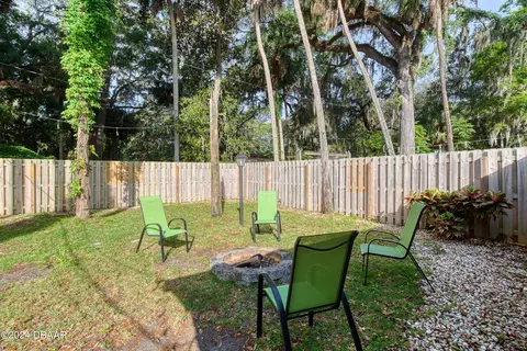 Exterior - 10 Park Pl, Ormond Beach, FL 32174 photo 5 of 30