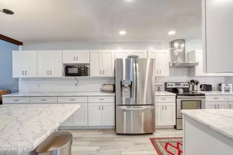 Kitchen - 10 Park Pl, Ormond Beach, FL 32174 photo 1 of 8