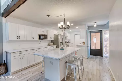 Kitchen - 10 Park Pl, Ormond Beach, FL 32174 photo 2 of 8