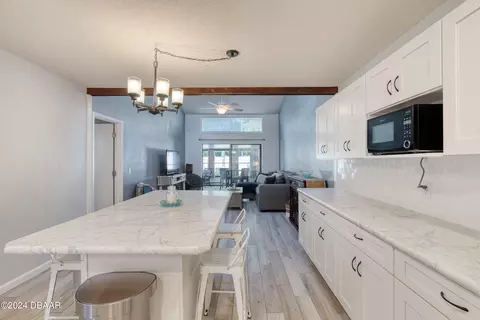 Kitchen - 10 Park Pl, Ormond Beach, FL 32174 photo 6 of 8
