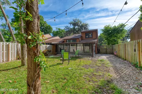 Exterior - 10 Park Pl, Ormond Beach, FL 32174 photo 6 of 30