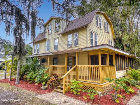 810 Magnolia St, New Smyrna Beach, FL 32168