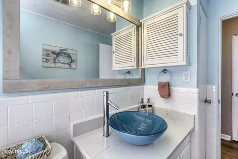 Bath - 12 Raymonde Cir, Ormond Beach, FL 32176 photo 2 of 3