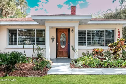 1207 Magnolia St, New Smyrna Beach, FL 32168