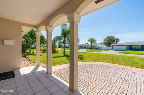 Exterior - 103 Dawn Dr, Ormond Beach, FL 32176 photo 5 of 10