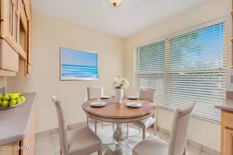 Dining - 103 Dawn Dr, Ormond Beach, FL 32176 photo 4 of 4