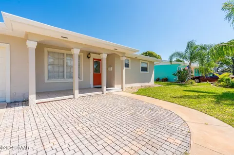 Exterior - 103 Dawn Dr, Ormond Beach, FL 32176 photo 4 of 10
