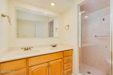 Bath - 103 Dawn Dr, Ormond Beach, FL 32176 photo 2 of 6