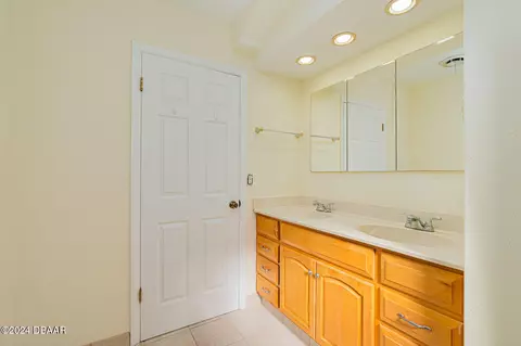 Bath - 103 Dawn Dr, Ormond Beach, FL 32176 photo 6 of 6