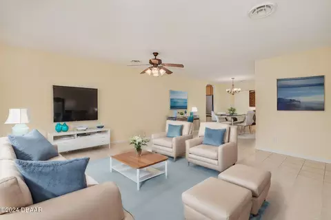 Living - 103 Dawn Dr, Ormond Beach, FL 32176 photo 2 of 11