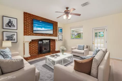 Living - 103 Dawn Dr, Ormond Beach, FL 32176 photo 9 of 11
