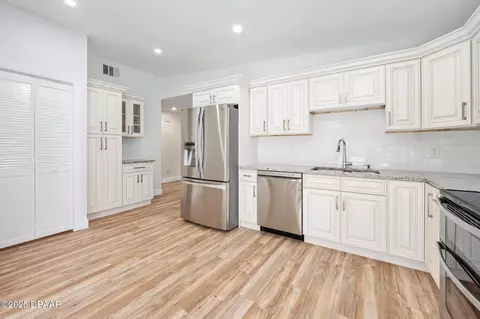 Kitchen - 1722 Palm Rd, Ormond Beach, FL 32174 photo 3 of 6