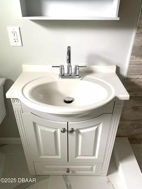 Bath - 1722 Palm Rd, Ormond Beach, FL 32174 photo 4 of 6