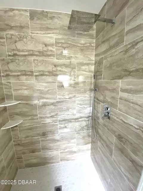 Bath - 1722 Palm Rd, Ormond Beach, FL 32174 photo 2 of 6