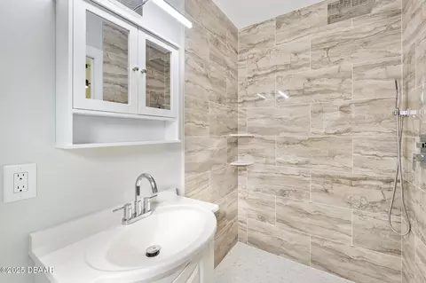 Bath - 1722 Palm Rd, Ormond Beach, FL 32174 photo 3 of 6