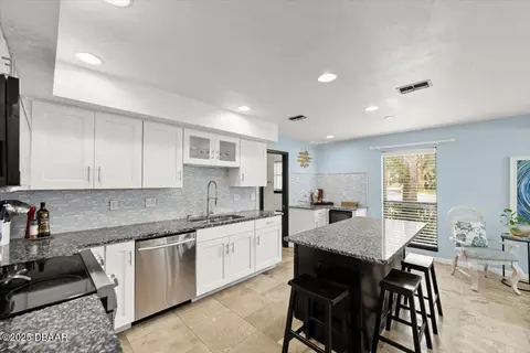 Kitchen - 137 Shady Branch Trl, Ormond Beach, FL 32174 photo 2 of 5